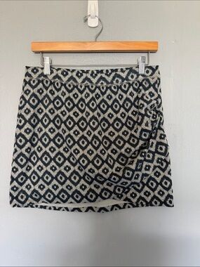 Gap Factory Women’s Mock‎ Wrap Knit Short Skirt Gray and Navy Print Size M